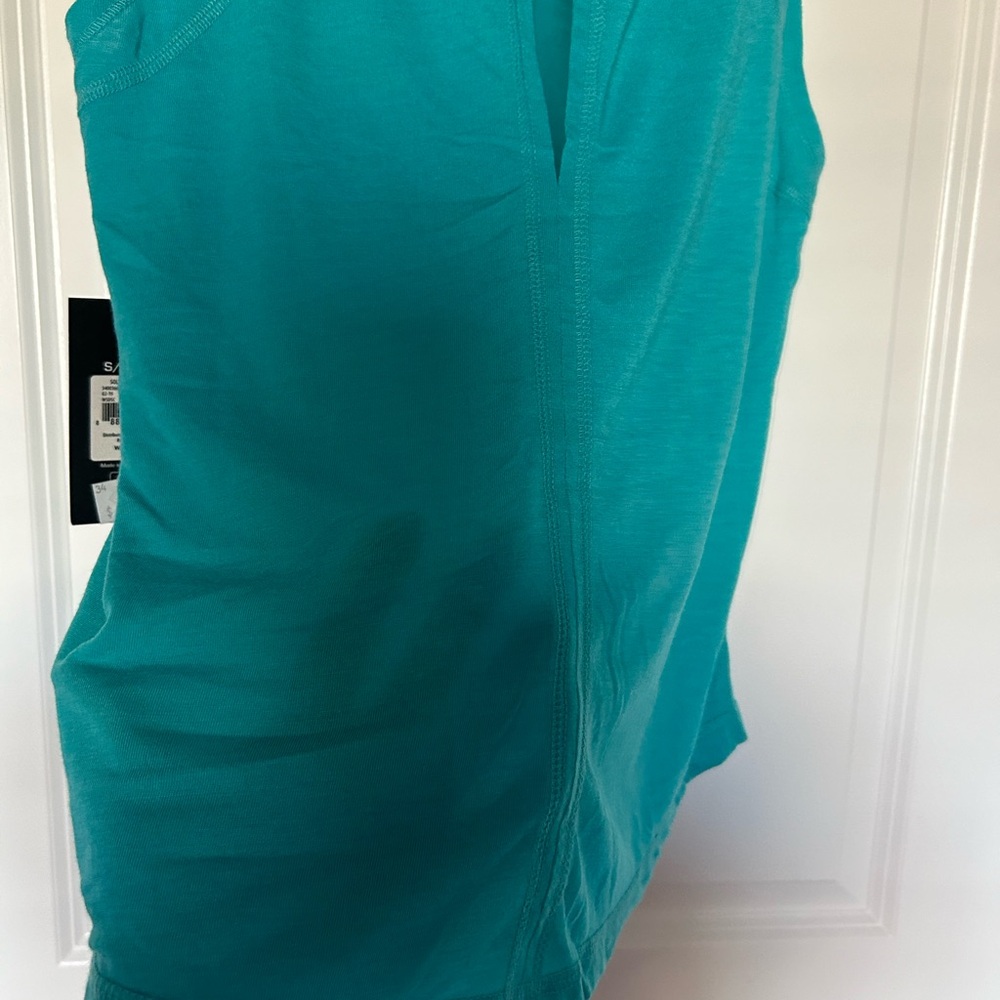 ATHLETIC WORKS • Sleeveless Open Back Top • S/ 4-6 • Green/Blue • - Picture 5 of 7